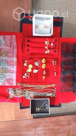 Lote de bisuteria