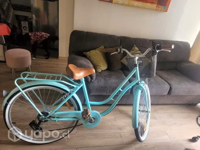 Bicicleta con Casco