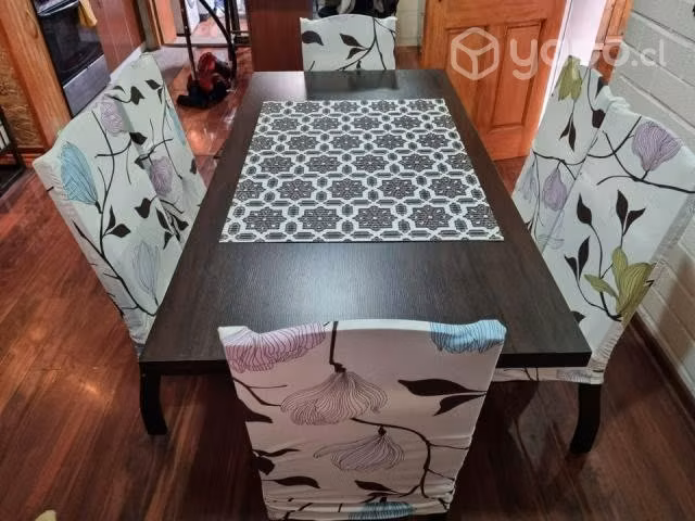 Comedor seis sillas + fundas para sillas