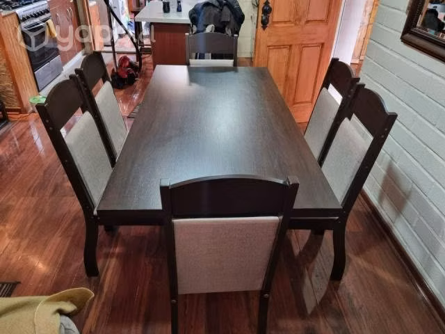 Comedor seis sillas + fundas para sillas