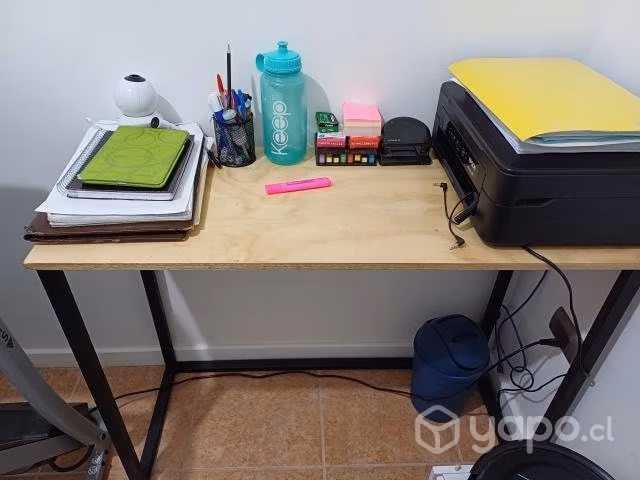 Escritorio madera y fierro