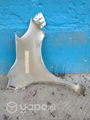 Tapabarro izq Nissan Versa 2011-2017