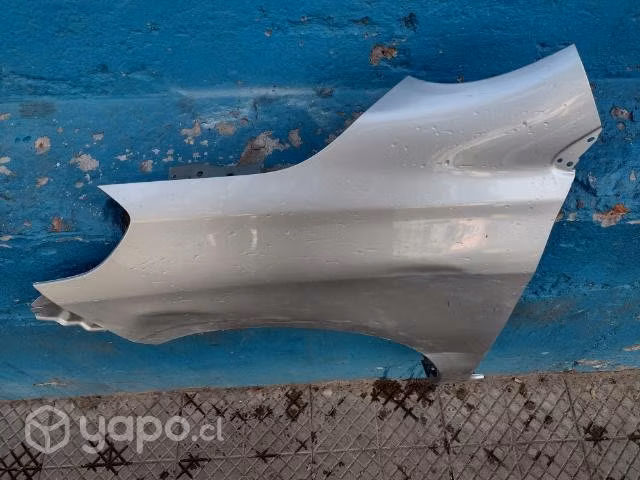Tapabarro izq Nissan Versa 2011-2017