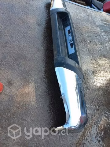 Parachoque trasero Nissan NP