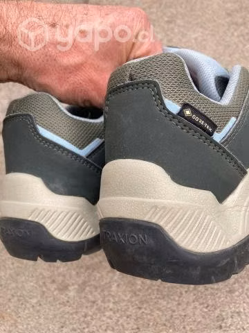 Zapatillas Adidas Terrex Goretex Talla 371/2 - Imagen 4