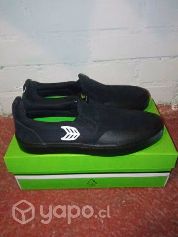 Zapatilla Cariuma pro slip on