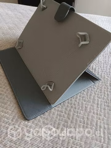 Funda iPad Negra Casi Nueva - Imagen 2