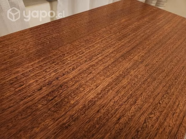 Mesita todouso de madera con cajón