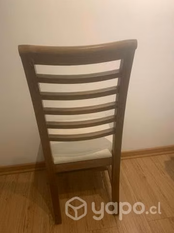 4 sillas de madera (usadas)