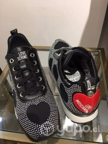 Love Moschino