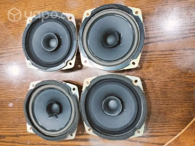 Radio Hyundai original con 4 parlantes