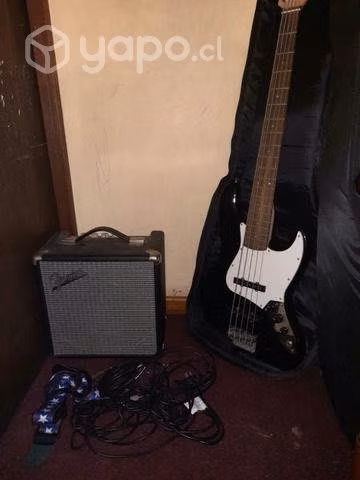 Bajo Squier by fender de 5 cuerdas