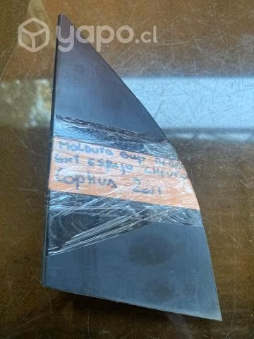 Moldura exterior superior derecha espejo Chv capti