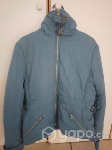 Parka usada en buen estado