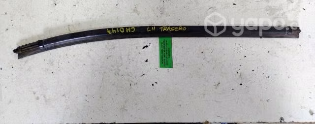 Moldura Lame Vidrio Puerta Trasera Izq (CHD147)