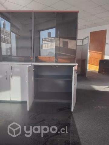 Gabinetes con vidrio