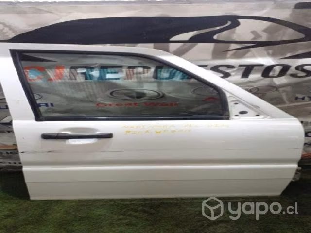 Puerta delantera derecha mahindra pick up 2014