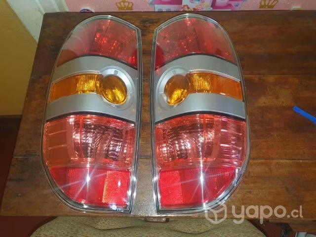 Foco trasero mazda bt-50 2008-