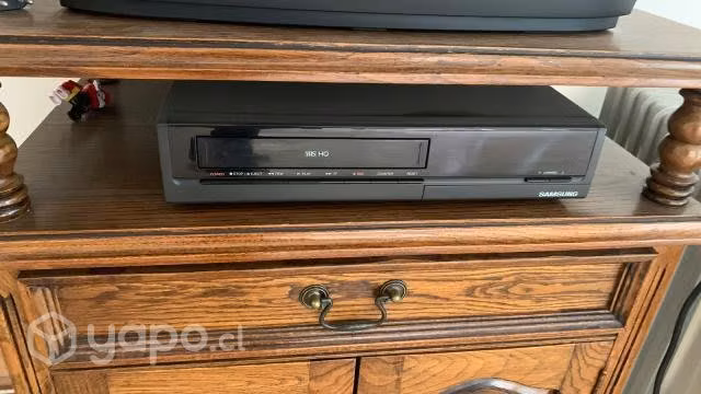 Televisor + VHS + mueble + Estufa Electrica - Imagen 2