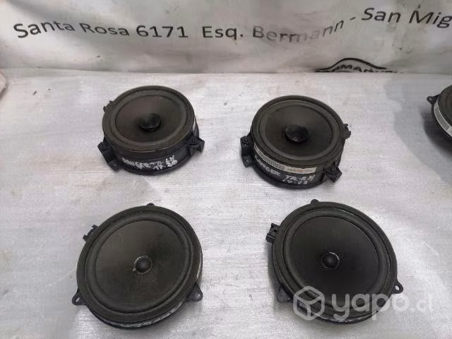 Parlantes ford ranger año 2017 / 2023