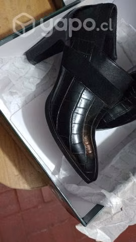 Hermoso Botin negro EDA MANZINI - Imagen 2