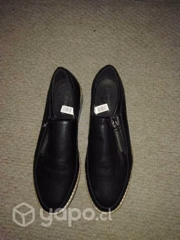 Zapatillas negras de vestir