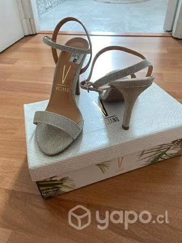 Zapatos de fiesta plateados talla 37