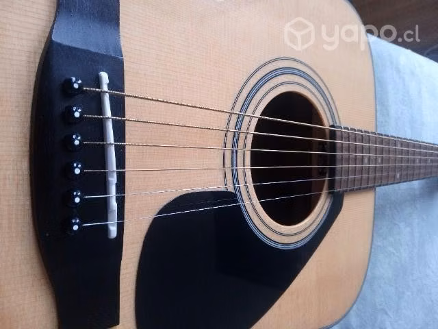 Guitarra acústica Yamaha