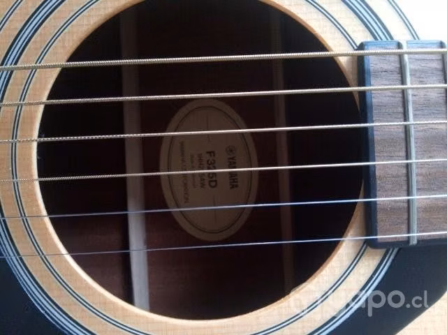 Guitarra acústica Yamaha
