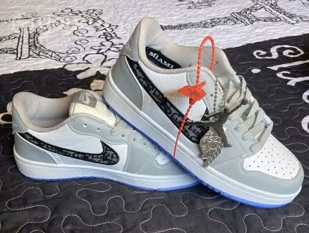 Zapatillas nike Dior número 37 - Imagen 2