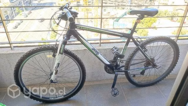 Bicicleta marca Jeep Aro 22