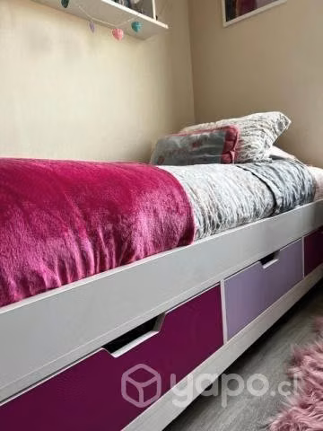 Cama, escritorio, velador, librero con cajoneras