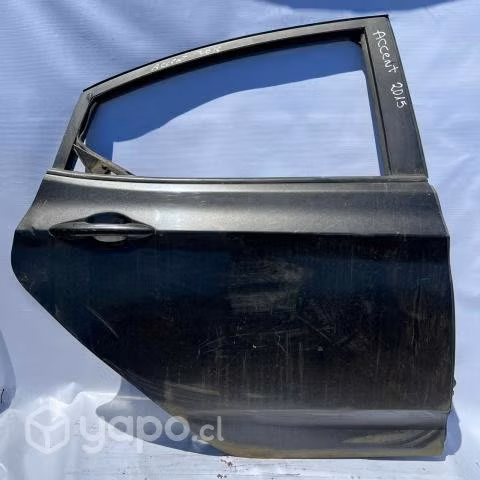 Puerta trasera derecha Hyundai accent 2015