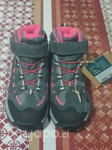 zapatillas nuevas numero 32 de niña