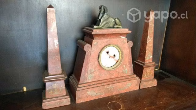 Reloj de Marmol inspiración egipcia