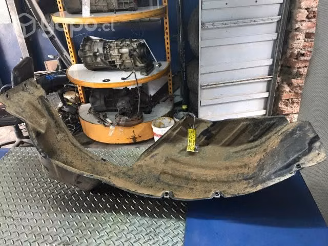 Guardafango tras izq Mitsubishi L