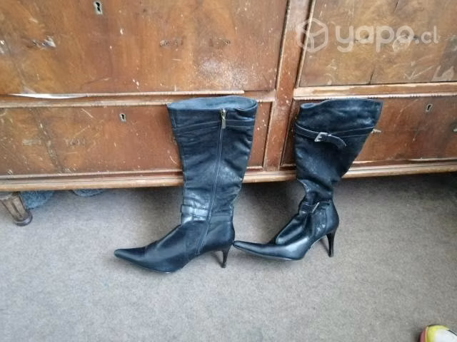 botas y zapatos