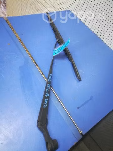 Plumilla brazo limpia parabrisas izquierdo Ford Ra