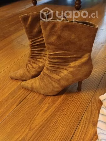 Botas suecas gamuza beige forradas