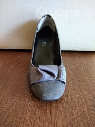 Zapatos/tacos LODI talla 37