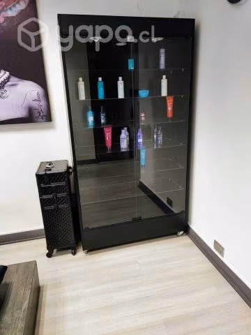 Vitrina de 190x100x40 cm con 7 entrepaños ajustabl