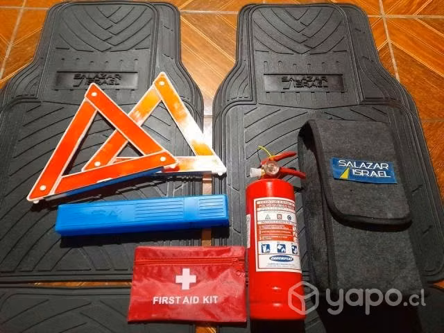 Pisos de auto + Kit de emergencias