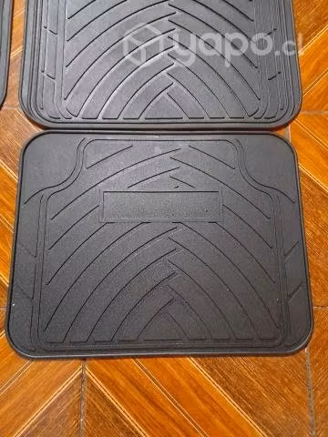 Pisos de auto + Kit de emergencias