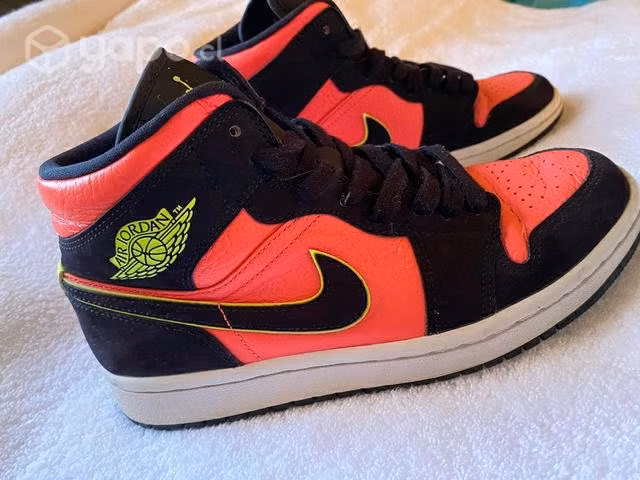 Nike Jordan 1 WOMENS