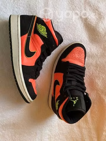 Nike Jordan 1 WOMENS