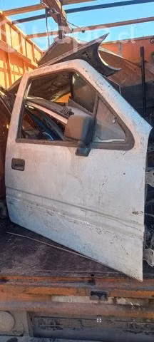 Puerta delantera derecha chevrolet luv