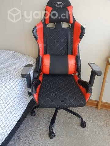 Silla gamer Trust GXT 707 roja