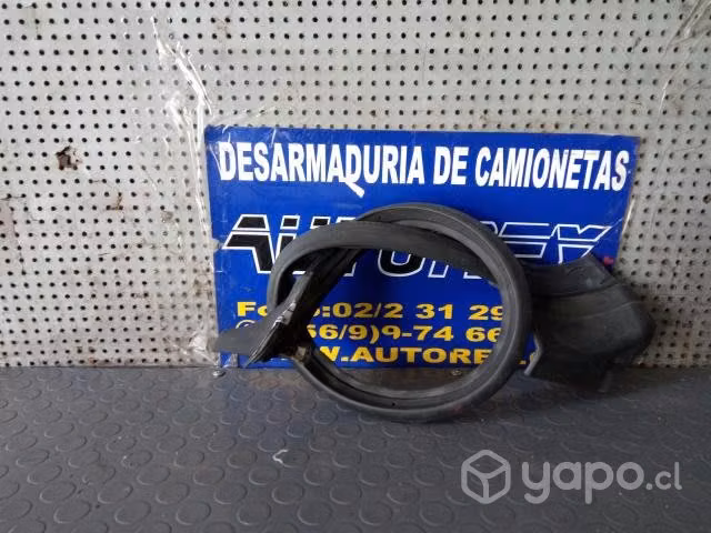 Goma pilar puerta tras der Fiat Strada 2018