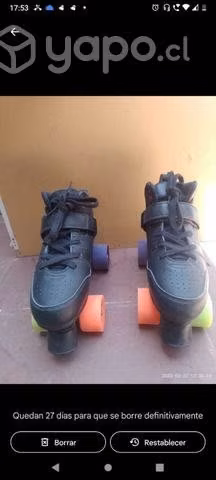 Patines de cuatro ruedas con casco