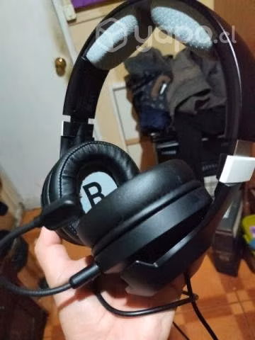 Xbox series x + control + audífonos + regalo.